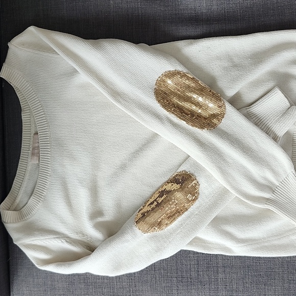 Banana Republic Sweater - Picture 3 of 6